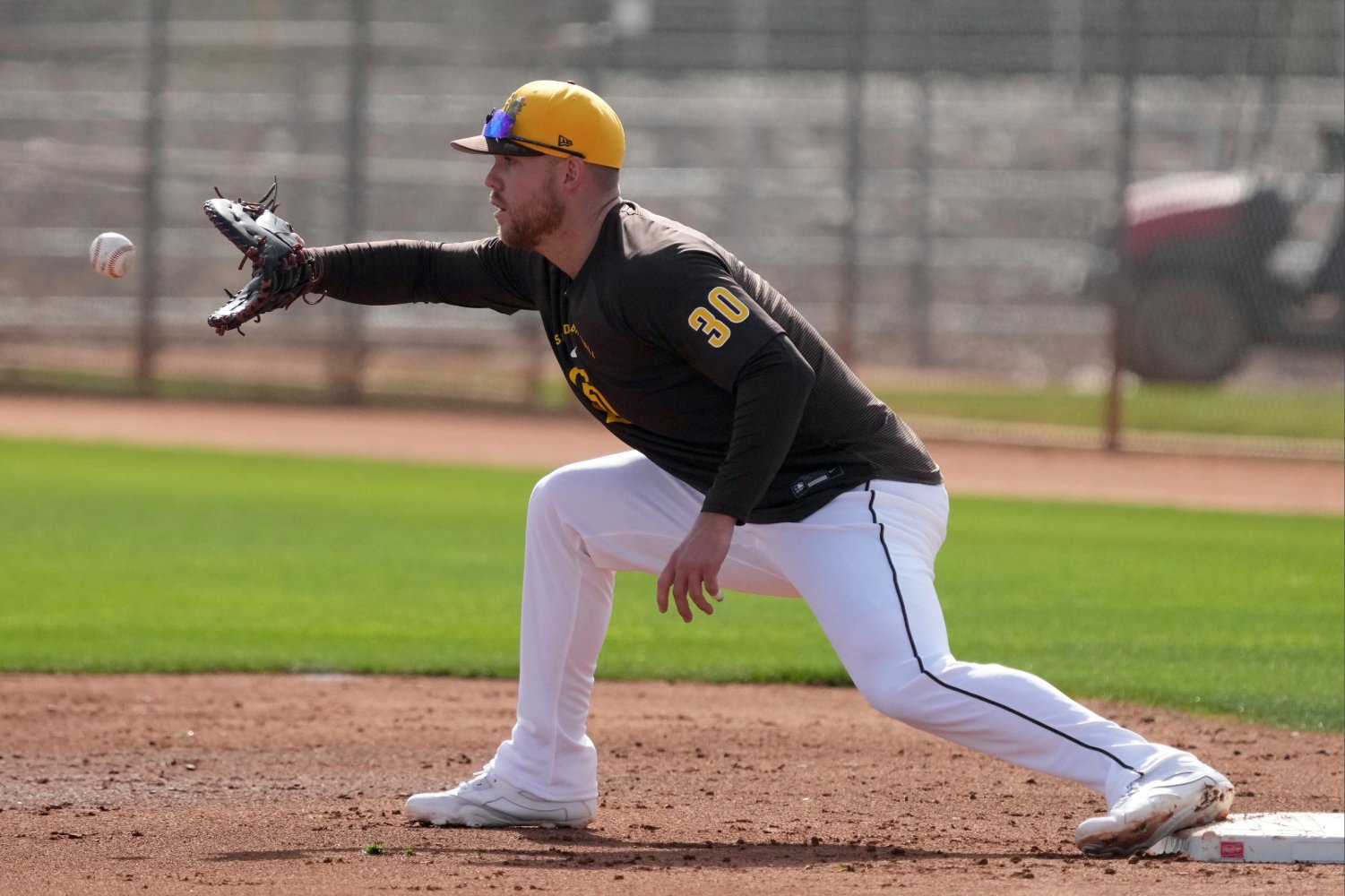 Three Position Battles to Watch as Padres Begin Cactus League Play - Padres