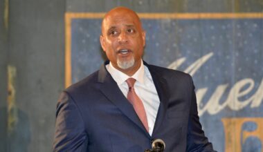 MLBPA leader Tony Clark resigning with one of baseball's biggest labor fights on the horizon - SNY