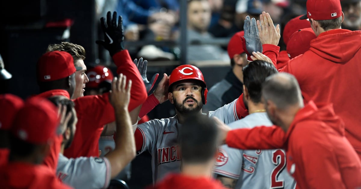 Eugenio Suárez signing energizes group as pitchers and catchers report