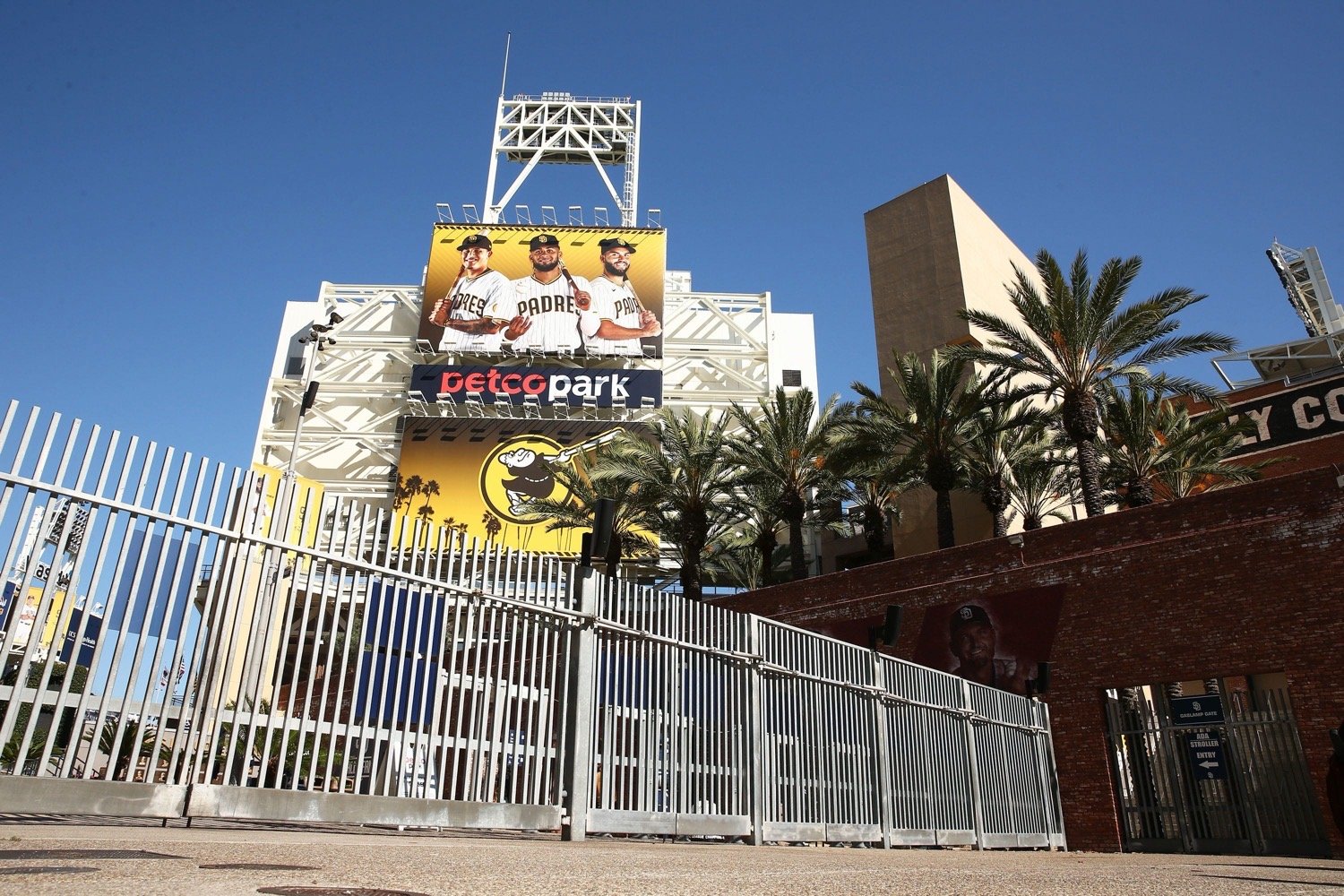 San Diego Padres Sign Former NPB First-Round Pick to Minor League Deal - Notes