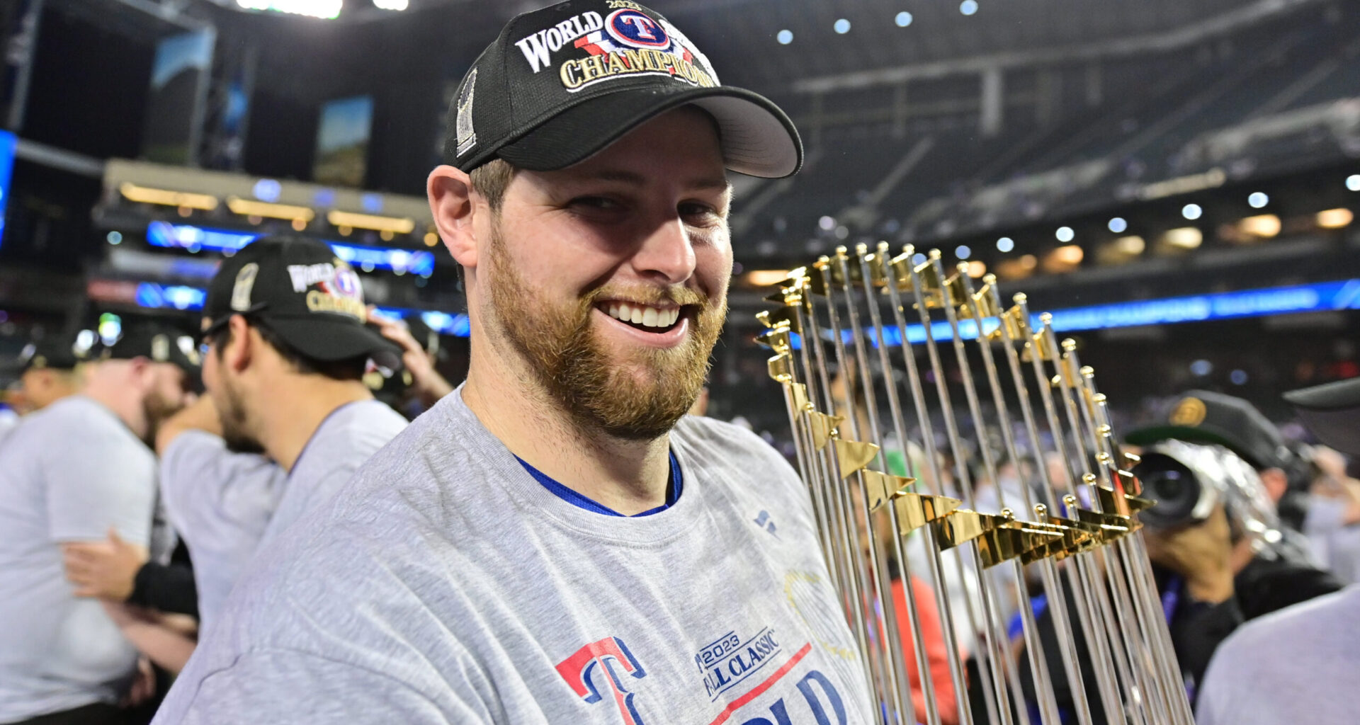 Texas Rangers reunite with World Series pitcher