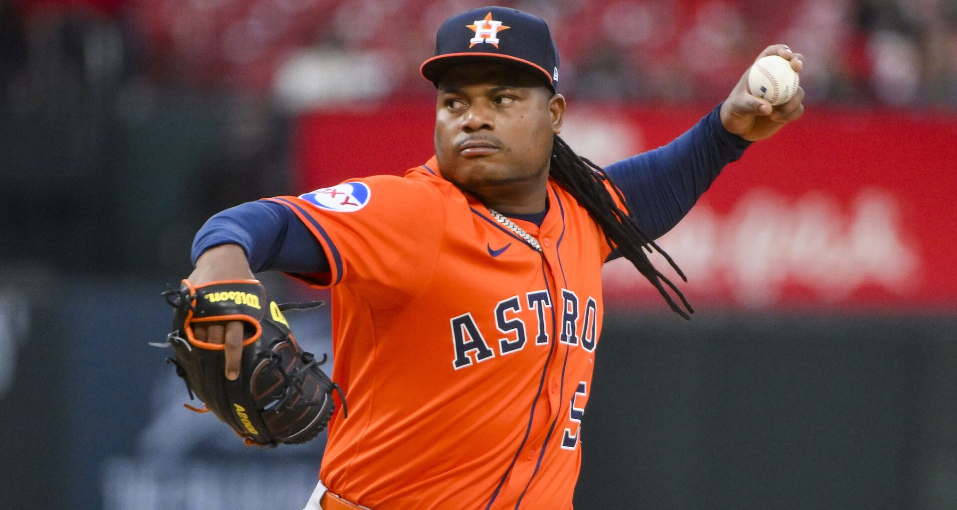 Chicago Cubs a ‘favorite’ to land World Series ace pitcher