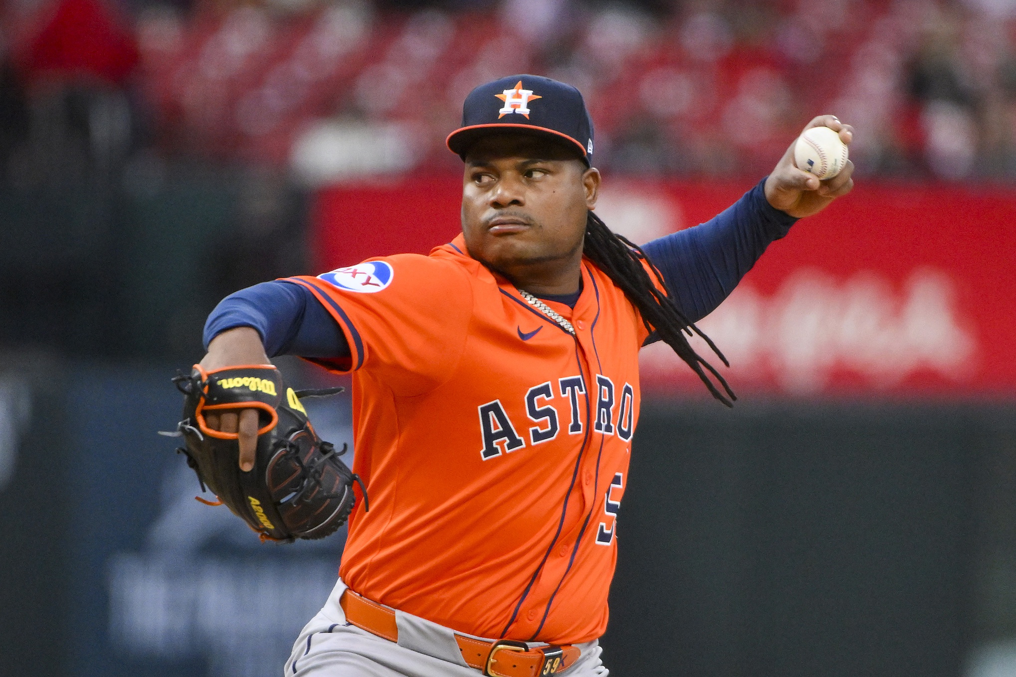 Report: Chicago Cubs division rival “aggressive suitors” for script-flipping ace