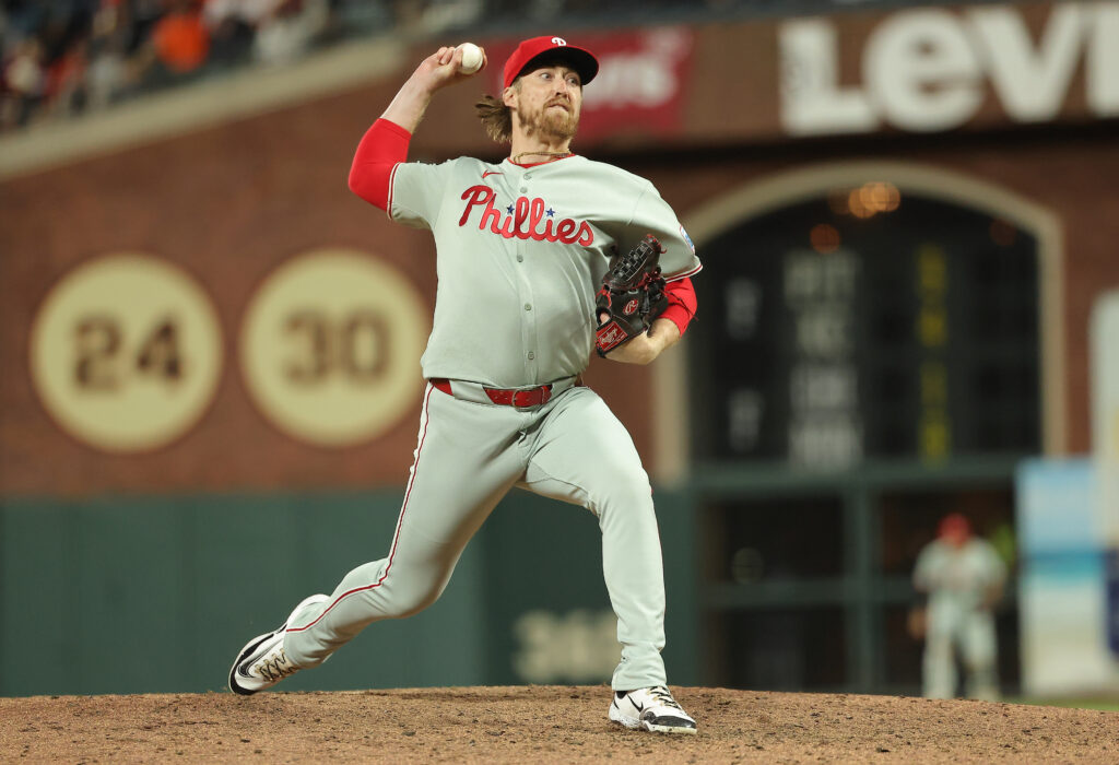 Phillies Re-Sign Daniel Robert To Minor League Deal