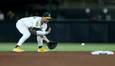 Yankees trade for 28-year old infielder who grew up in same city as Derek Jeter image