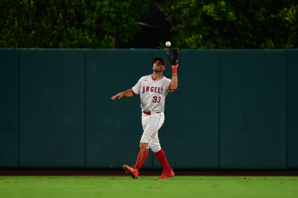 Angels To Re-Sign Chris Taylor
