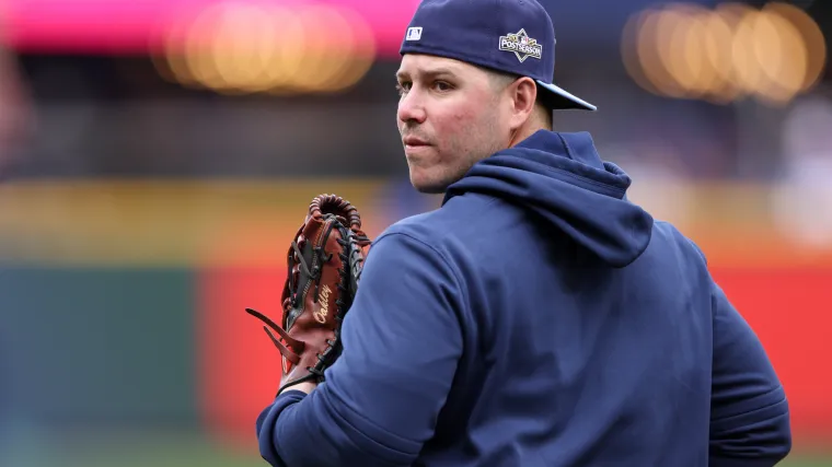 Yankees still want to sign former All-Star, Gold Glove infielder image