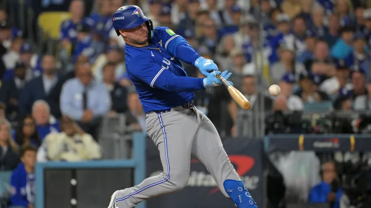 Yankees, Mets battle to sign former All Star, Gold Glove free agent image