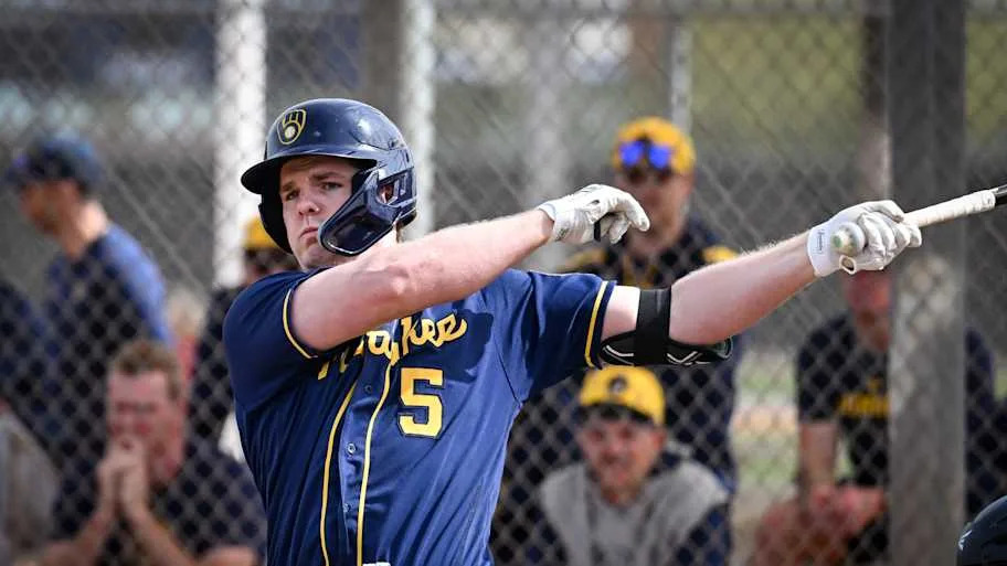Milwaukee Brewers infielder Luke Adam