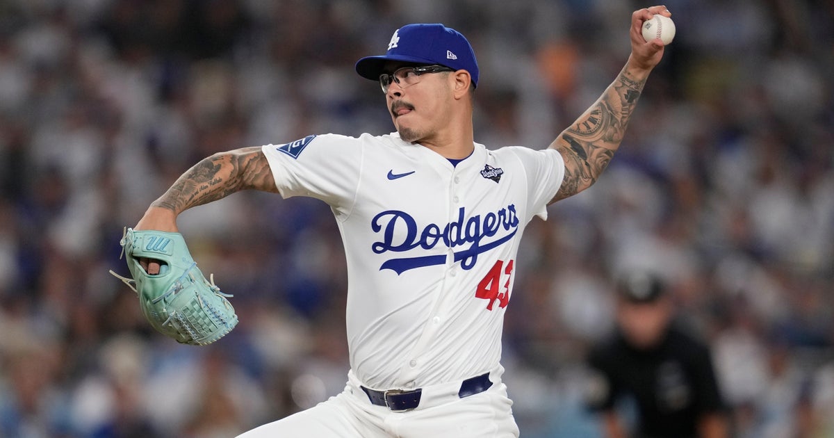 Twins add Liam Hendriks on minor league deal, acquire Anthony Banda from Dodgers for bullpen help