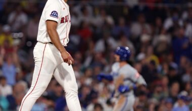 Red Sox trade struggling right-hander, prospect to White Sox