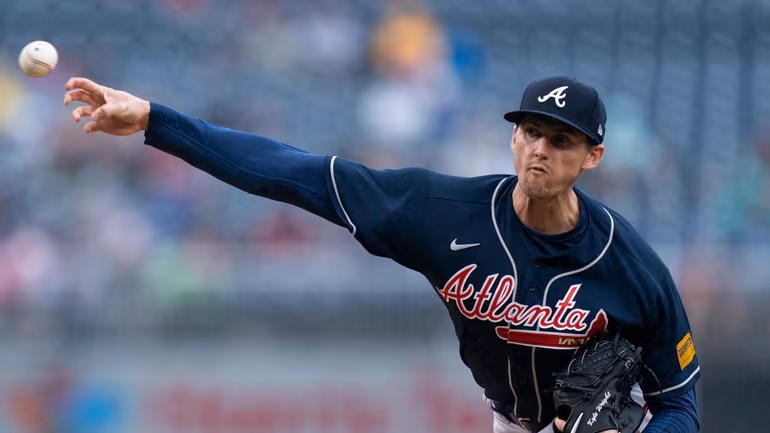 Chicago Cubs take flier on former 20-game winner