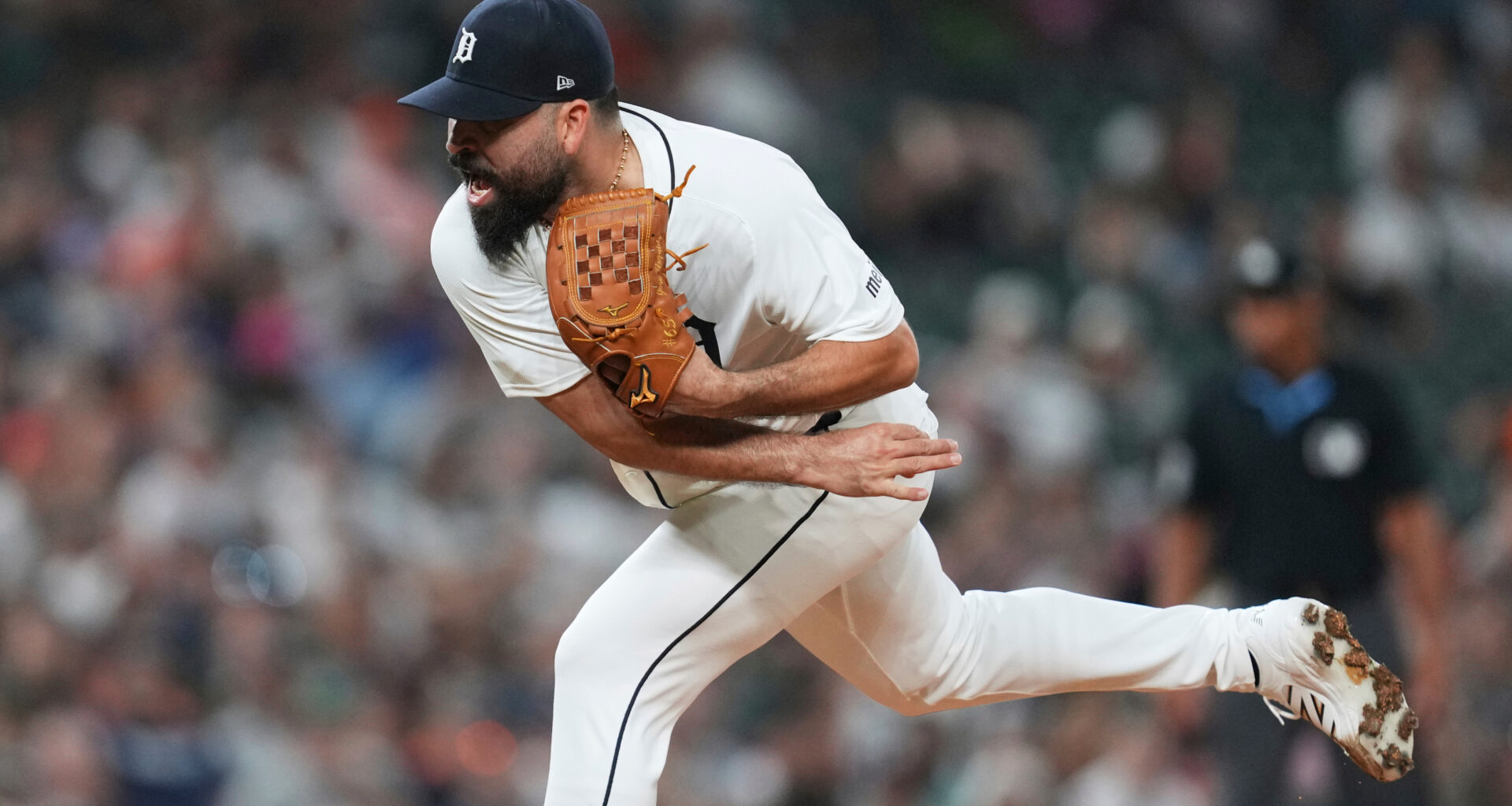 Pitcher José Urquidy and Pittsburgh Pirates agree to $1.5 million, 1-year contract