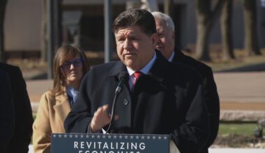 Pritzker to Cardinals, Bears and anyone else with a stadium: Illinois is open for business