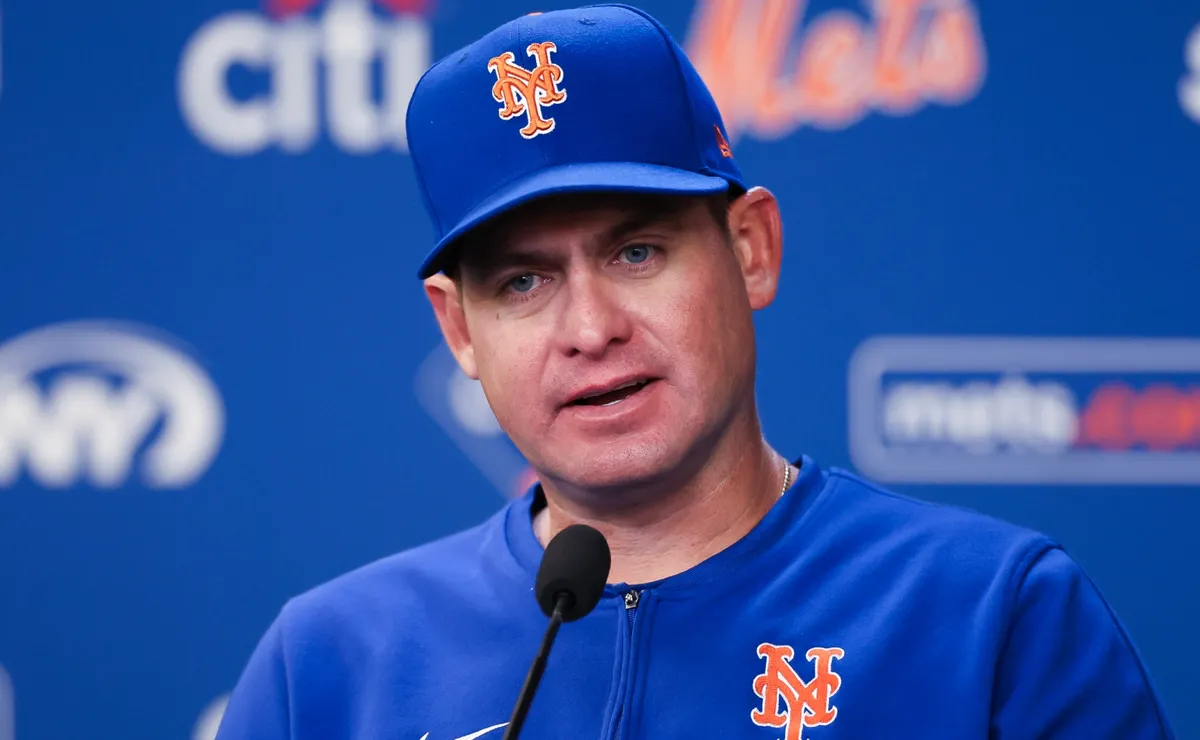 NY Mets manager Carlos Mendoza makes stance clear on clubhouse dysfunction rumors after 2025 collapse
