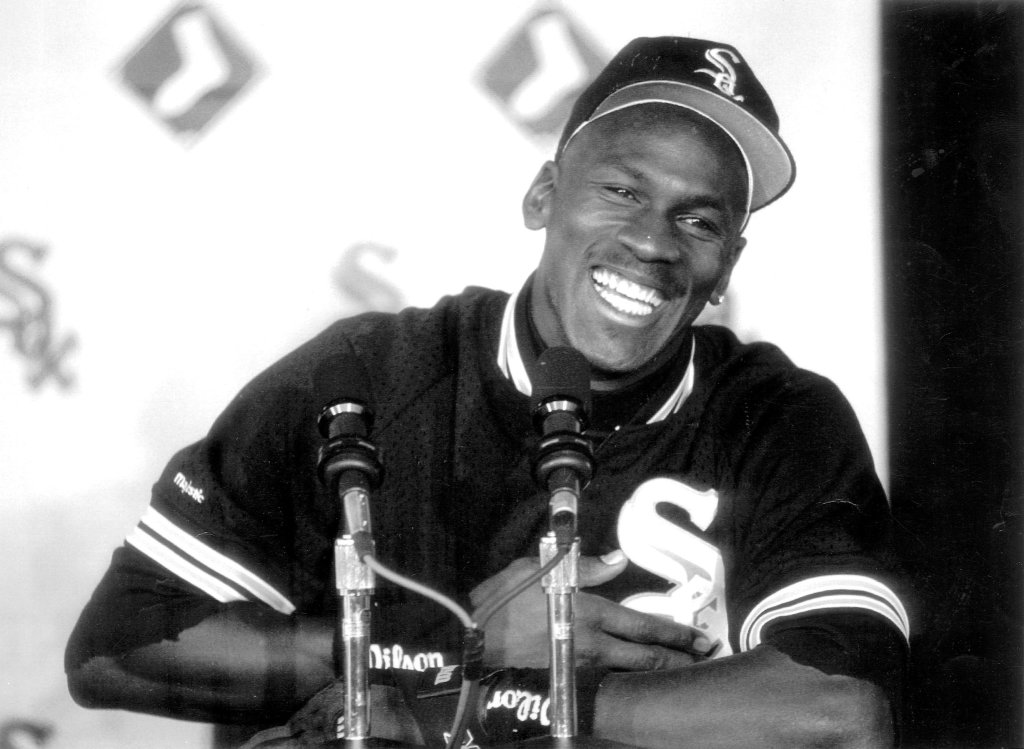 Michael Jordan signs with White Sox