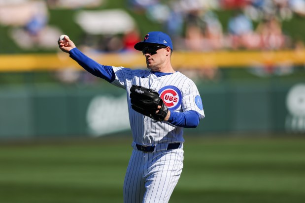 Chicago Cubs right fielder Matt Shaw (6) warms up before playing the Texas Rangers in a Cactus League game at Sloan Park Saturday Feb. 21, 2026 in Mesa, Ariz. (Armando L. Sanchez/Chicago Tribune)