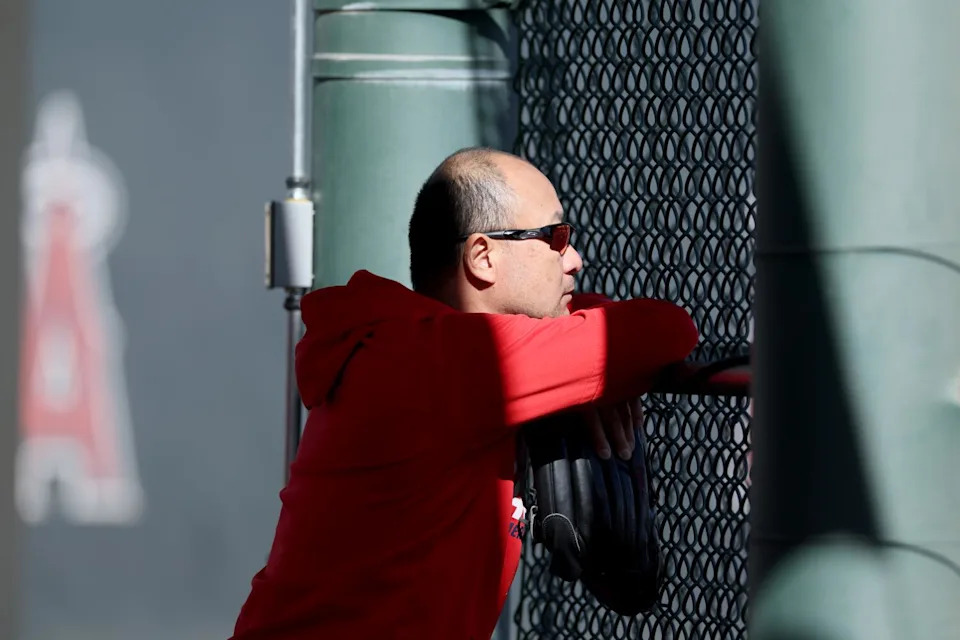 Manager Kurt Suzuki.