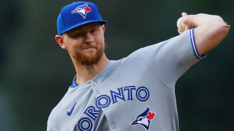 Eric Lauer pitching for the Toronto Blue Jays during a regular season game