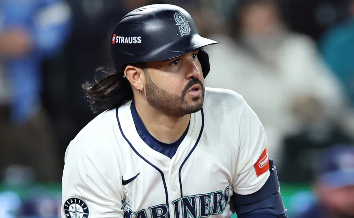 Eugenio Suarez reportedly turned down a $15 million offer from another team before choosing the Reds