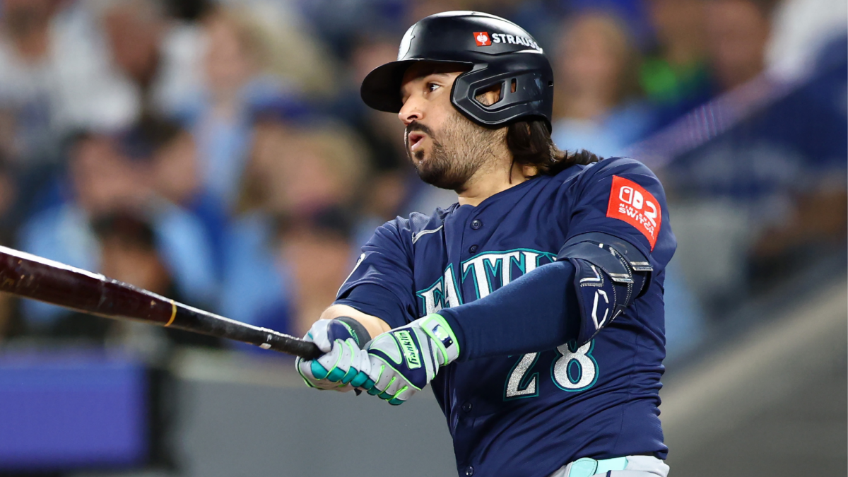 Reds bring Eugenio Suárez back to Cincy with $15 million contract for 2026, per report