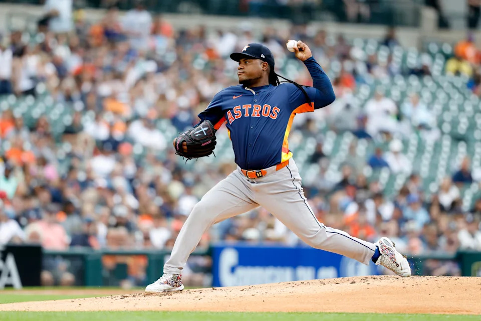 Houston Astros pitcher Framber Valdez (59) pitches in the first inning against the Detroit Tigers at Comerica Park in Detroit on Wednesday, Aug. 20, 2025.