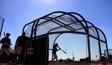 Brewers pitchers and catchers report today