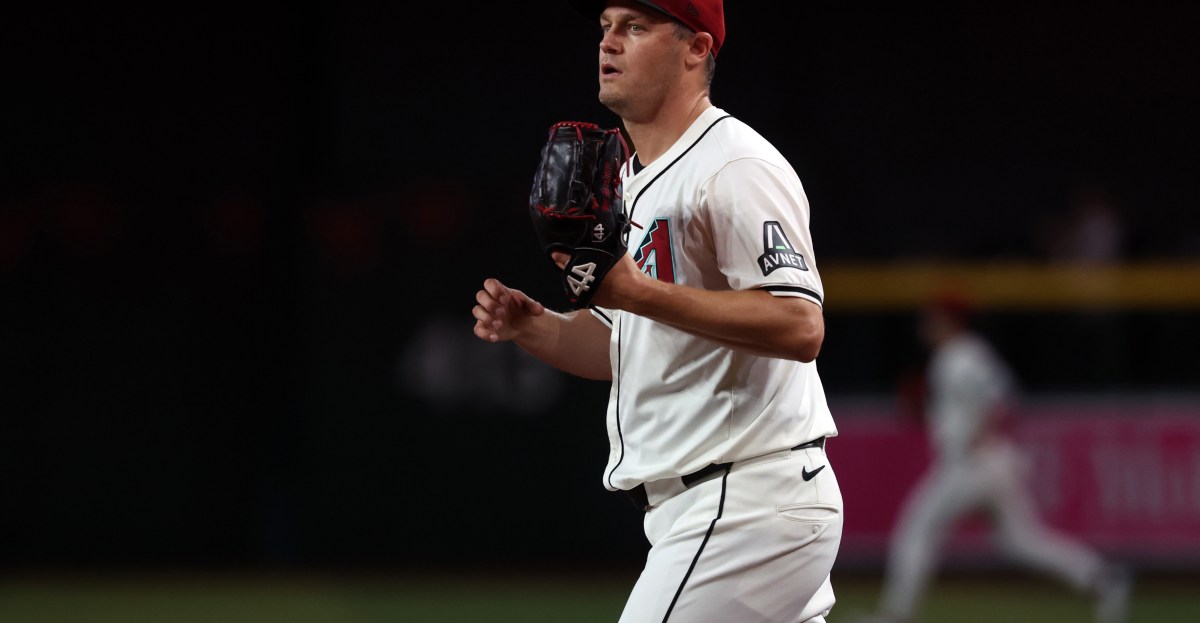 Arizona Diamondbacks bringing back Paul Sewald