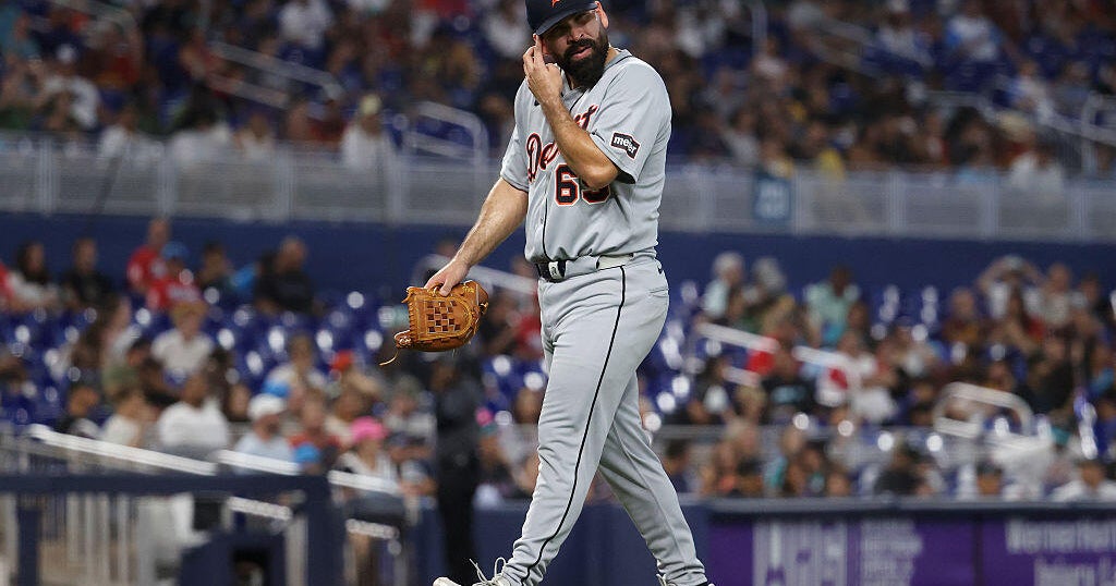 Pitcher José Urquidy and Pittsburgh Pirates agree to $1.5 million, 1-year contract