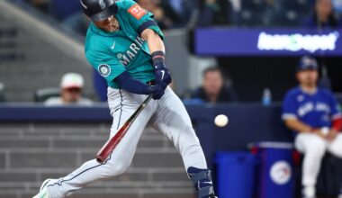 Mariners re-sign C Mitch Garver to minor league deal