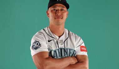 Mariners are heard, rarely seen, stalemate Royals 8-8