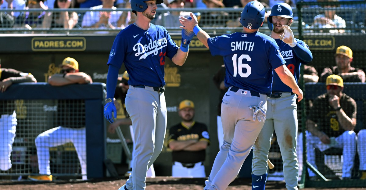 Dodgers news: Big inning, 9 pitchers combine to beat Padres
