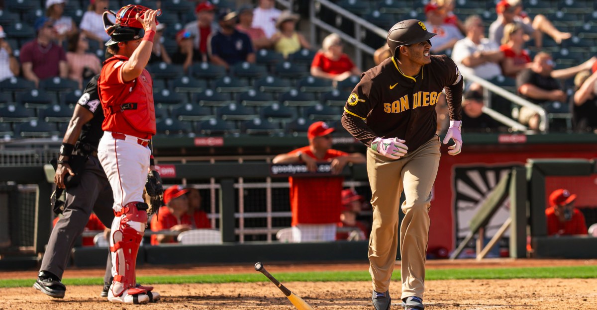 Manny Machado blasts two home runs, Padres fall to Reds, 11-10