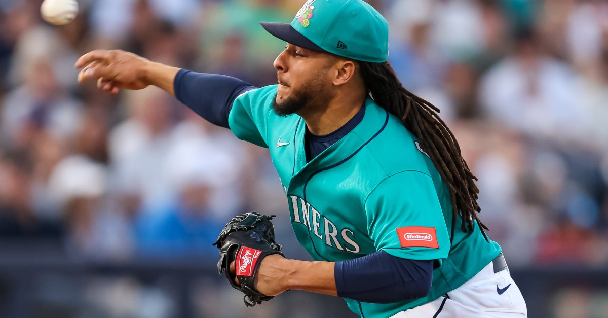 Mariners lose sleepy Cactus League contest to Diamondbacks, 3-1