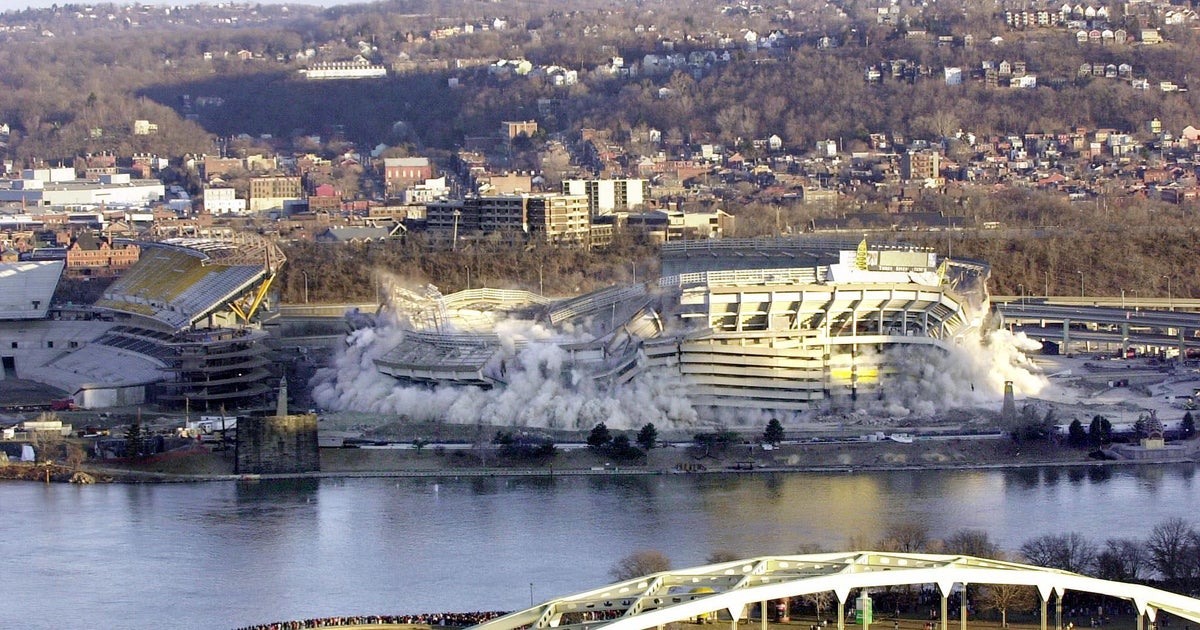 Remembering the implosion of Pittsburgh's Three Rivers Stadium 25 years ago