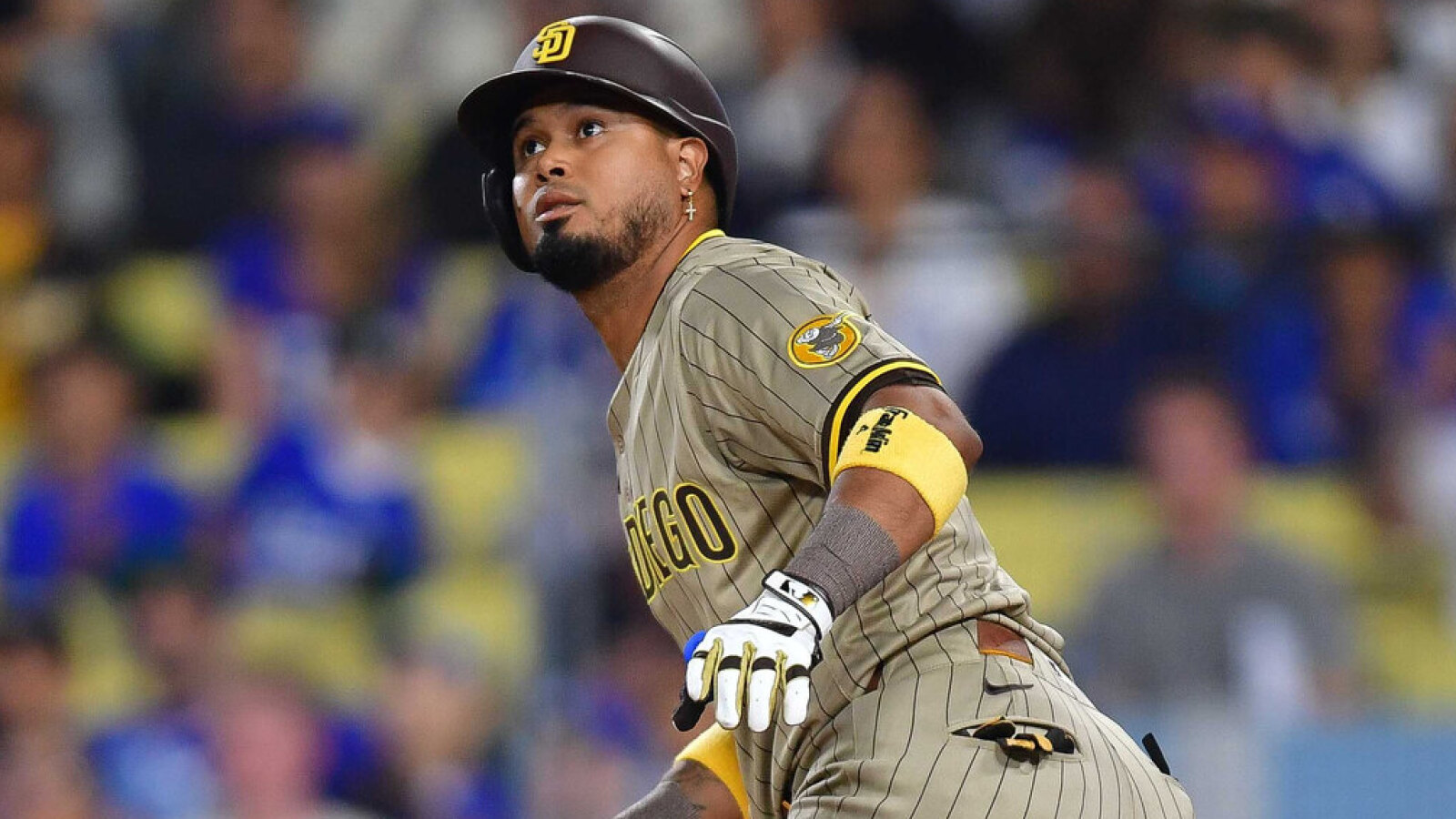 Giants find temporary answer at second base with Luis Arraez