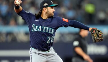 Pirates lose out on Eugenio Suarez to division rival