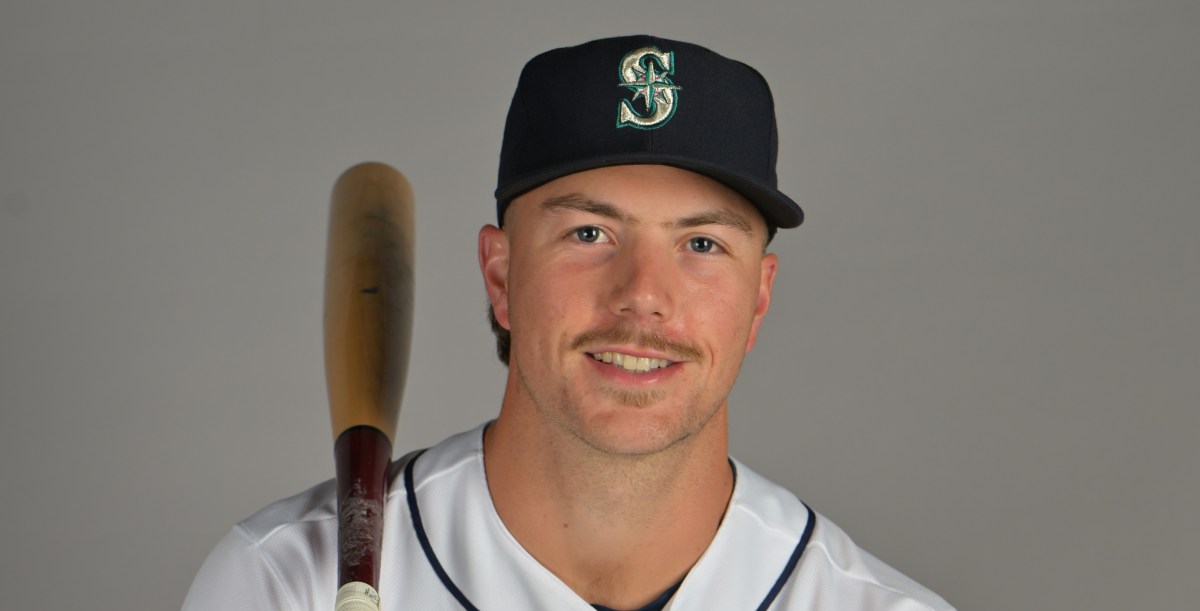 Mariners rise to the challenge in comeback victory against Reds