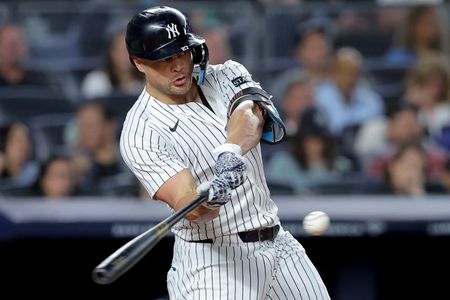 Yankees Star Stanton Battles Tennis Elbow So Severe He Can’t Open Chip Bags