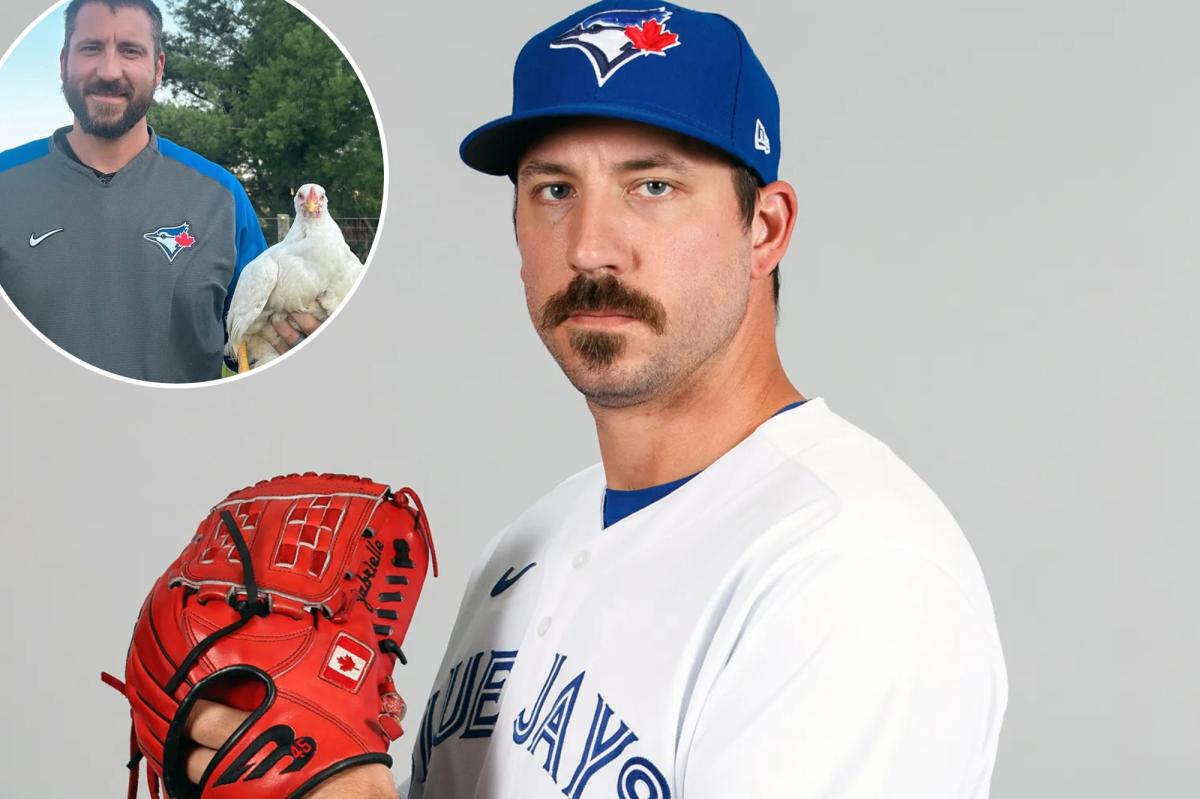 The WBC truth behind ex-Blue Jays pitcher Phillippe Aumont's 'unretirement'