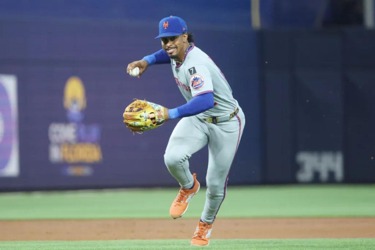 Francisco Lindor opts for hand surgery in crushing early Mets blow