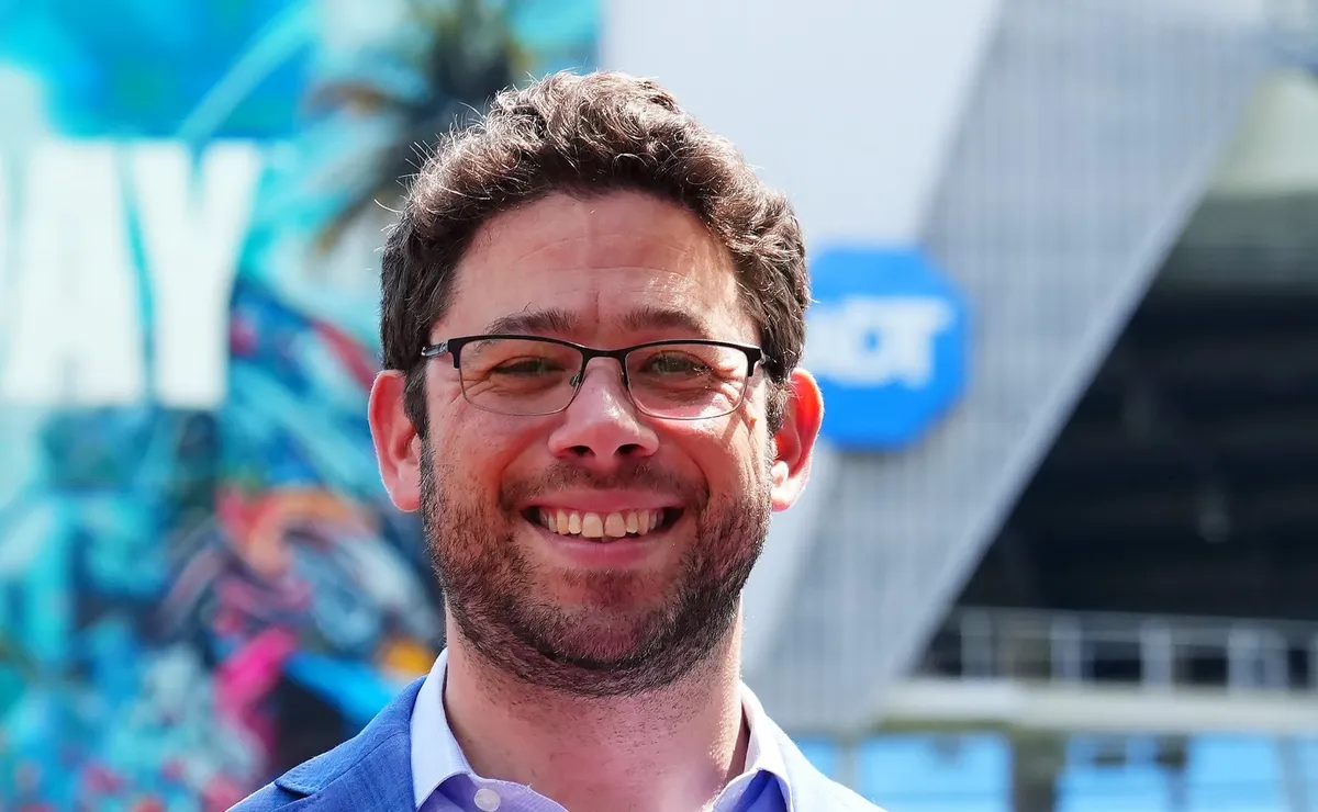 Peter Bendix answers tough question from Miami fan about Marlins’ low spending this offseason