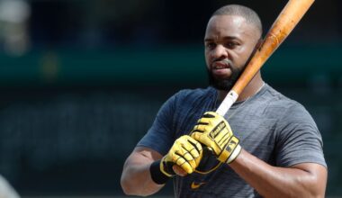 Sources: Diamondbacks, Carlos Santana reach $2M deal