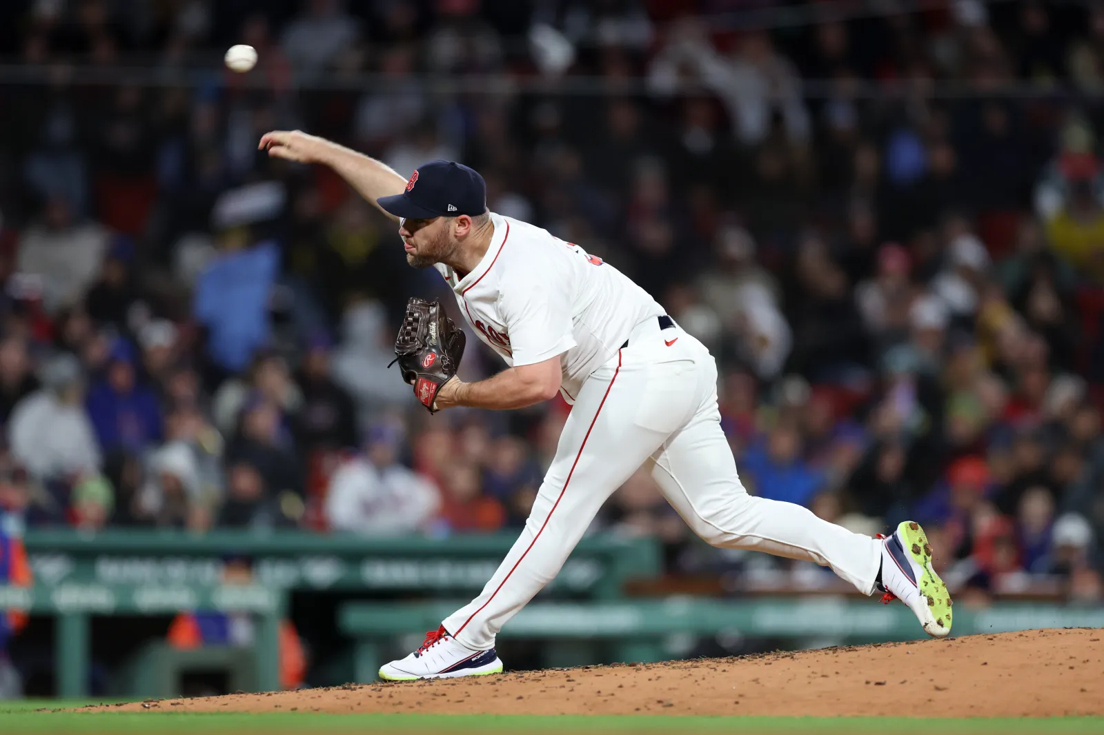 Liam Hendriks pitches in a Red Sox game.