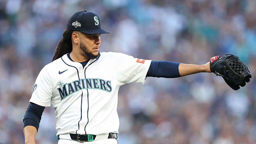 Seattle Mariners Luis Castillo...