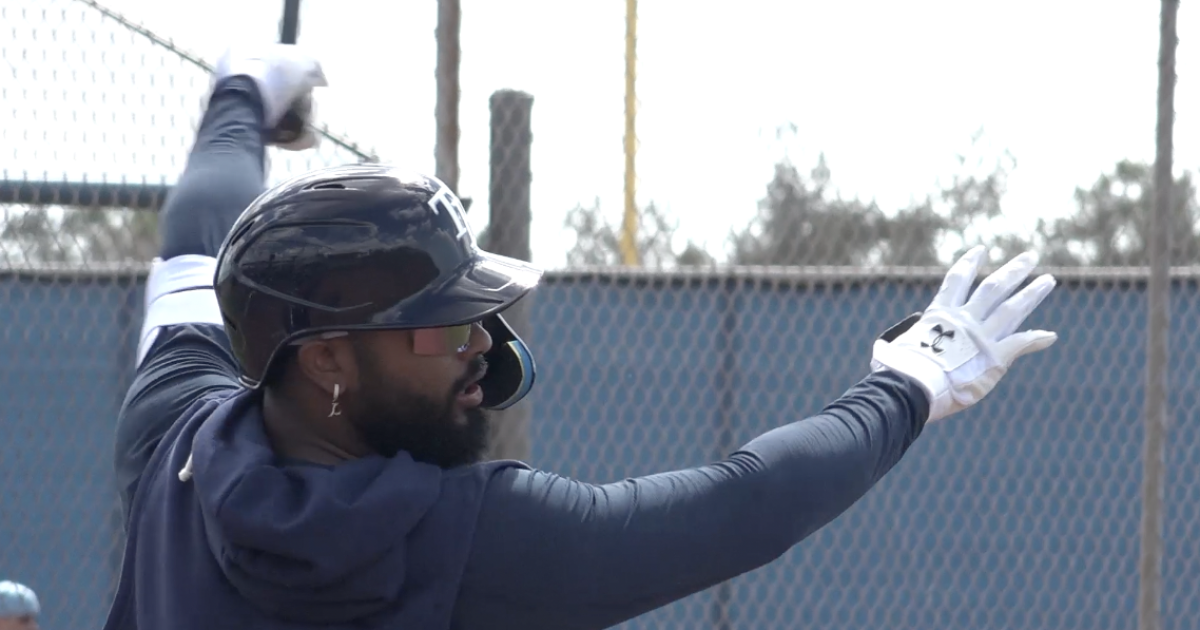 Rays pitchers and catchers report to spring training