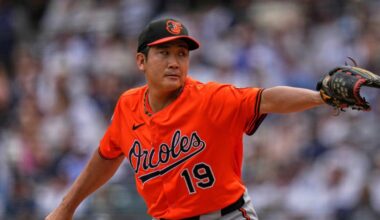 Rockies and right-hander Tomoyuki Sugano agree to a $5.1 million
