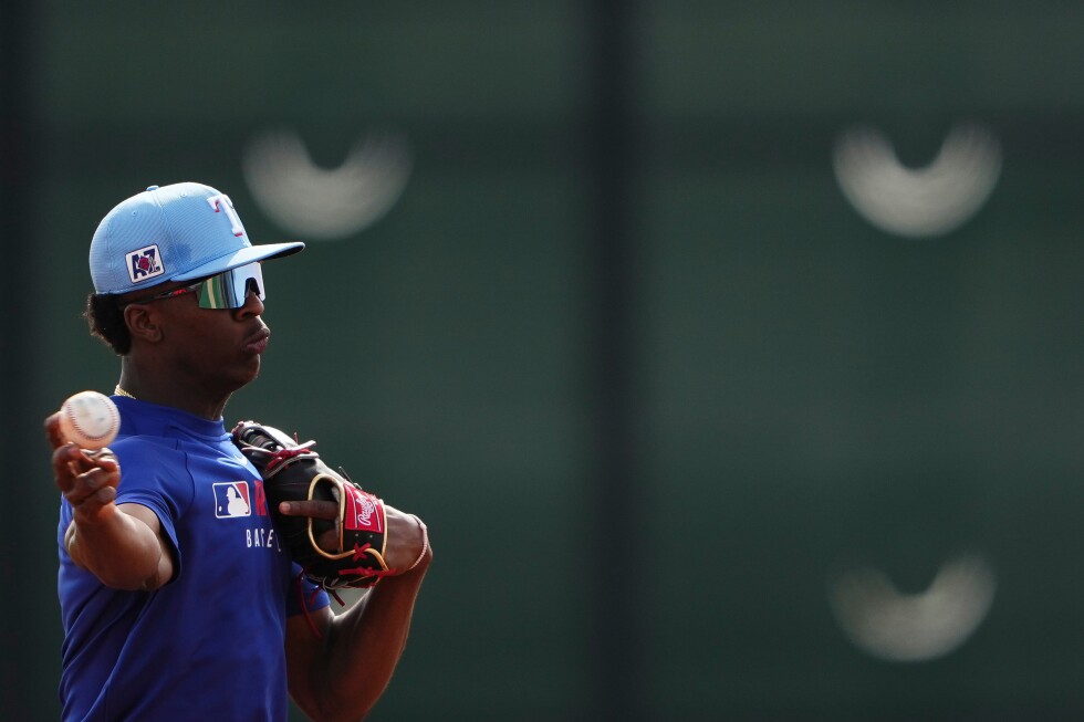Top Rangers prospect Sebastian Walcott has elbow surgery, could return before end of season