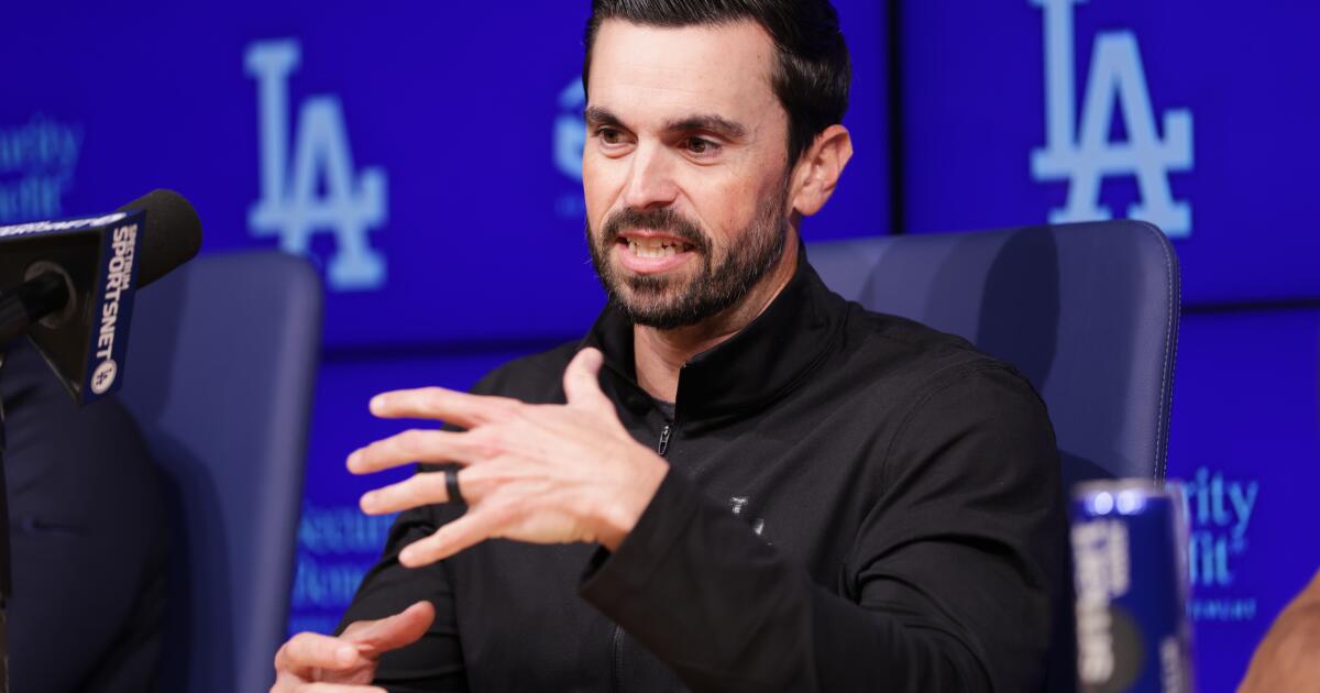 Brandon Gomes responds to Manny Machado, Bryce Harper spending comments