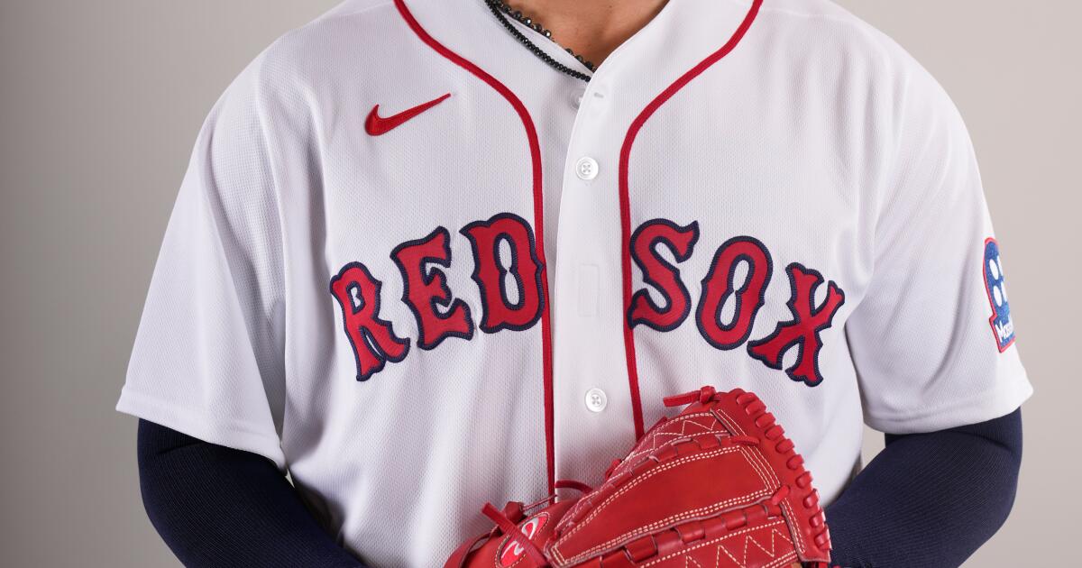 While fans hate Fanatics, the company didn't botch Red Sox jerseys